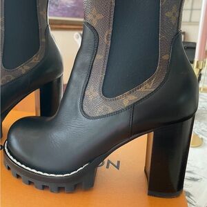 Size 38 Louis Vuitton Star Trail Ankel Boot